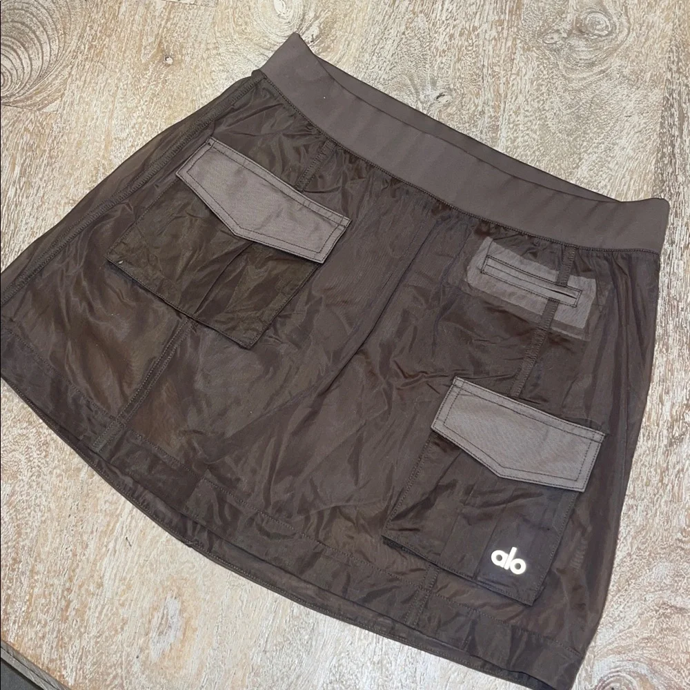 Alo yoga sheer cargo skirt brown small